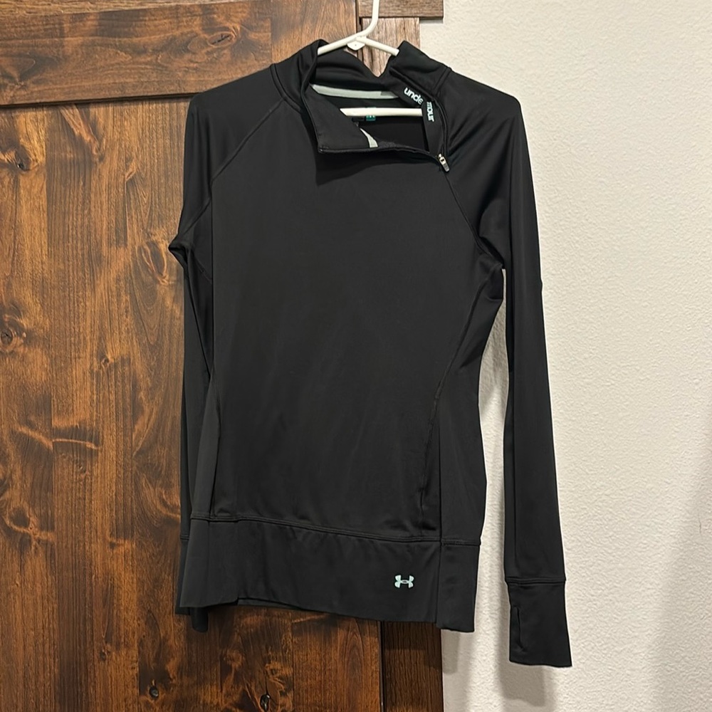 Under Armour Quarter Zip. Medium